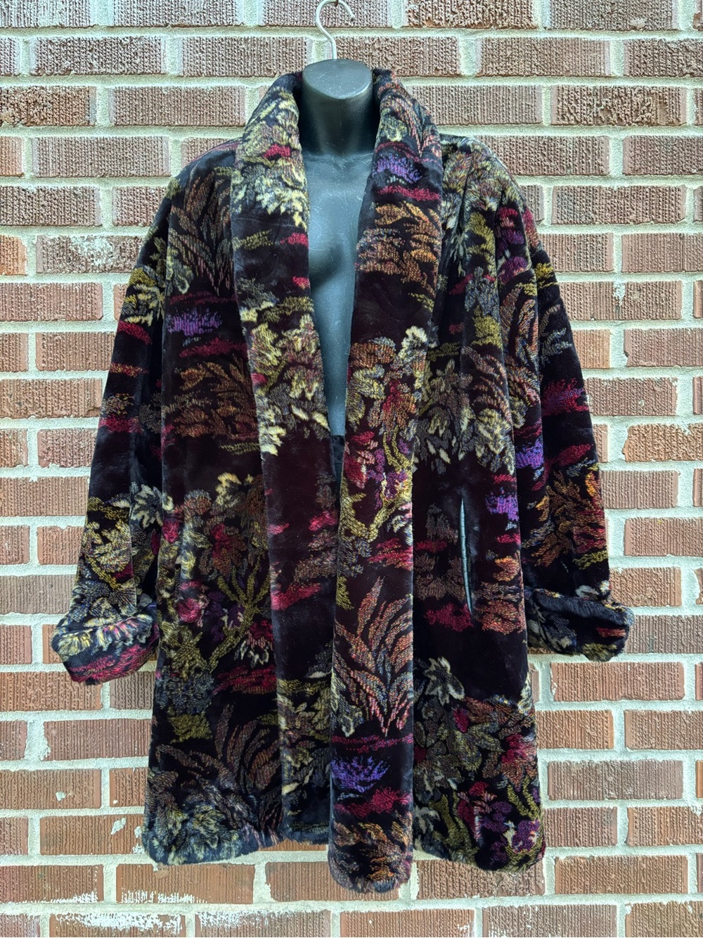 Donny Brook Women Sz L Faux Fur Floral fully lined heavy Vintage coat jacket